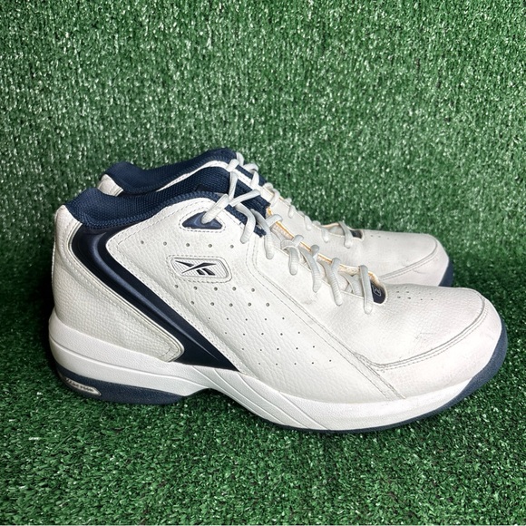 Vintage Reebok Classic Style Shoes Men Size 11 White Mid Top Sneakers - Picture 1 of 12